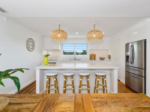 KINGY BEACH HOUSE @ 162 - Tourism Hervey Bay 3