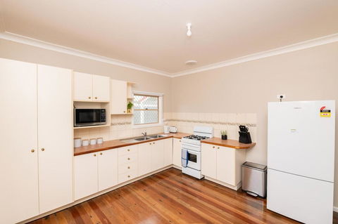 Kinross On Cox Sweet, Neat & Simple + Wifi - Tourism Hervey Bay 0
