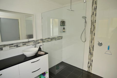 Kinsellas Water Views - Tourism Hervey Bay 1