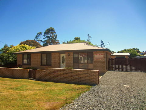 Kitty's Cottage - Tourism Hervey Bay 1