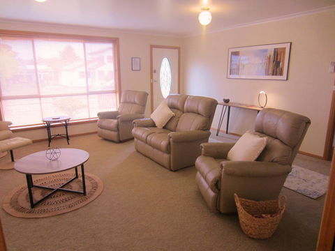 Kitty's Cottage - Tourism Hervey Bay 0