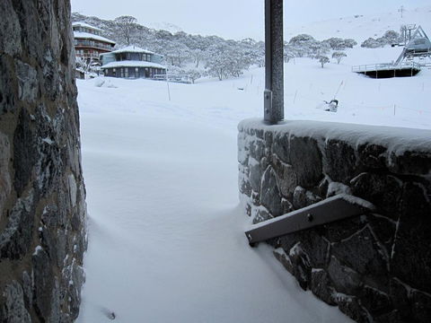 Knockshannoch Ski Lodge - Tourism Hervey Bay 1