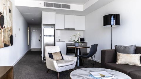 KOZYGURU Chatswood Luxury Studio NCH088 - Tourism Hervey Bay 2
