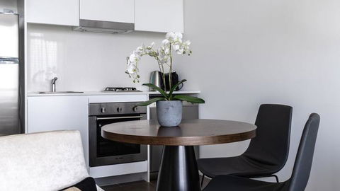 KOZYGURU Chatswood Luxury Studio NCH088 - Tourism Hervey Bay 1