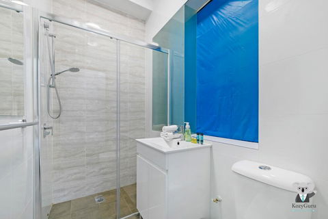 KOZYGURU Kings Cross SKY GARDEN Studio CBD - Hervey Bay Accommodation 0