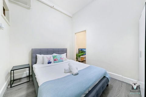 KOZYGURU Kings Cross SKY GARDEN Studio CBD - Hervey Bay Accommodation 1
