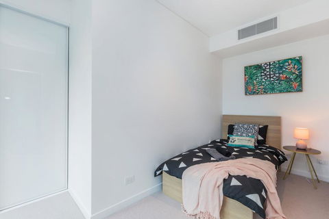 KOZYGURU SKYTOWER BRISBANE CBD 2 BED APT QBN222-1815 - Tourism Hervey Bay 3
