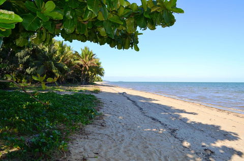 Kurrimine Beach Huts - Hervey Bay Accommodation 1