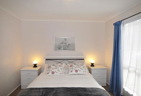 KYEEMA - FREE WIFI & NETFLIX - PET FRIENDLY (OUTSIDE ONLY) - Tourism Hervey Bay 1