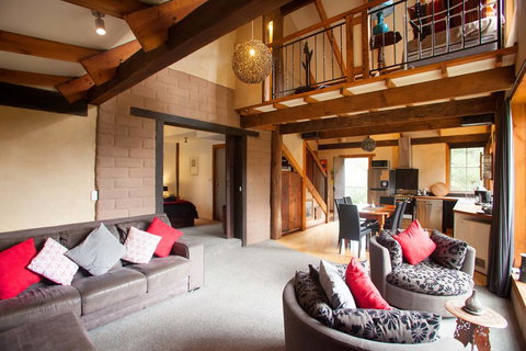 La Boheme Villa - Hervey Bay Accommodation 3