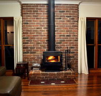 La Sila Homestead on Marrowbone - cutest cottage in the Hunter with killer views - Hervey Bay Accommodation