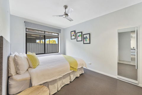 Lake Escape On Pool Avenue - Hervey Bay Accommodation 3