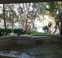 Lake Russell Lakeside Retreat - Tourism Hervey Bay