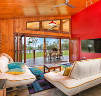 Lake Tinaroo Waterfrontage - Hervey Bay Accommodation