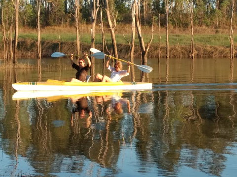 Lake Tinaroo Waterfrontage - Hervey Bay Accommodation 3