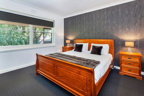 Lake Wendouree Luxury Apartments On Webster - Hervey Bay Accommodation 2