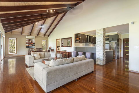 Lake Weyba Cottages Noosa - Hervey Bay Accommodation 2