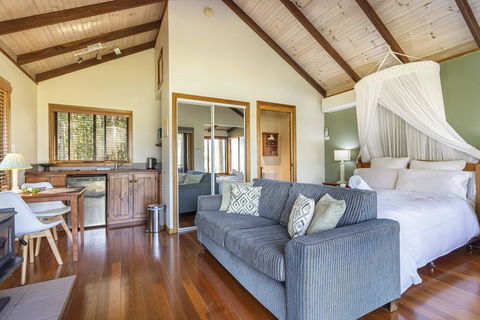 Lake Weyba Cottages Noosa - Hervey Bay Accommodation 3