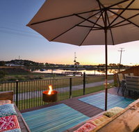 Lakeside Deck House - Hervey Bay Accommodation