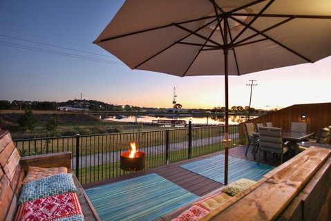 Lakeside Deck House - Hervey Bay Accommodation 0