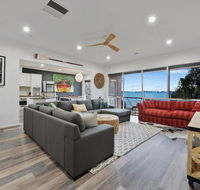 Lakeside Landing - Waterfront - Hervey Bay Accommodation