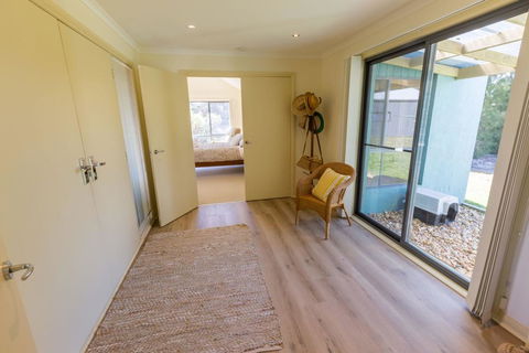 Lakeview - Waterviews On Newlands Arm - Hervey Bay Accommodation 3