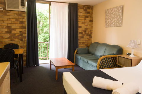 Lancaster Court Motel - Hervey Bay Accommodation 1