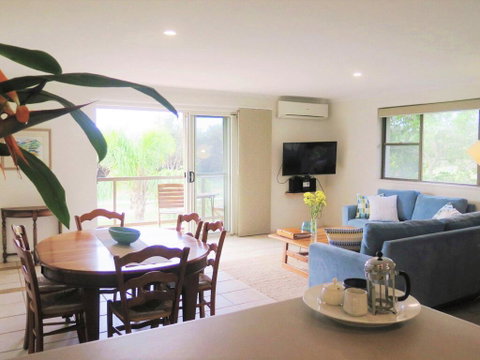 Lawson Beachfront - Hervey Bay Accommodation 2