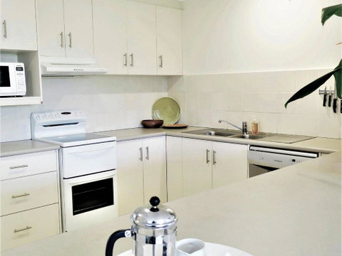 Lawson Beachfront - Hervey Bay Accommodation 3