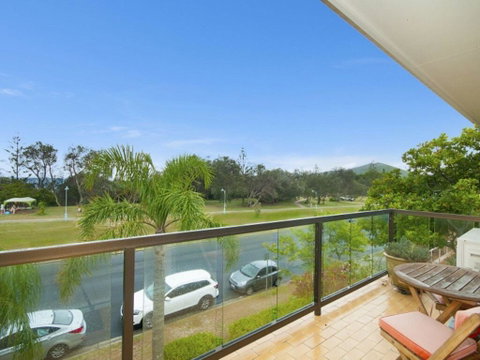 Lawson Beachfront - Hervey Bay Accommodation 1