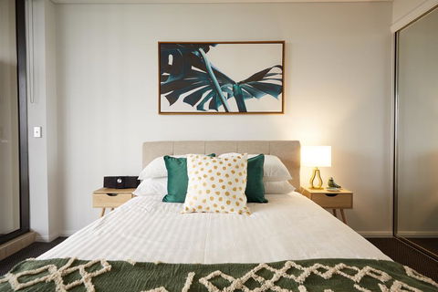 Light-Filled Designer Apartment With Amazing Views - Tourism Hervey Bay 1