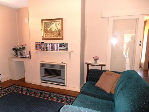 Lillymay Cottage - Hervey Bay Accommodation 0