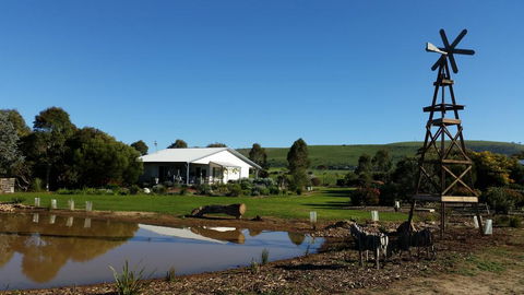Linger Longer Cottages - Tourism Hervey Bay 0