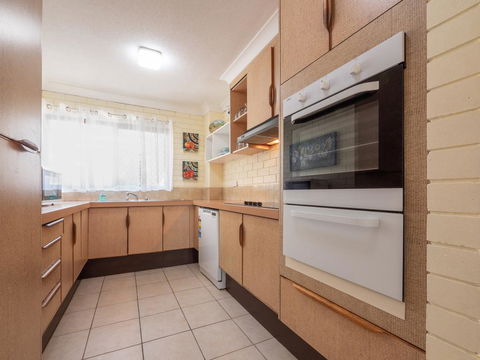 Luanda Unit 7, 7a Bulcock Beach Esp, Bulcock Beach - Hervey Bay Accommodation 2