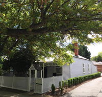 Lucy's Cottage - Hervey Bay Accommodation