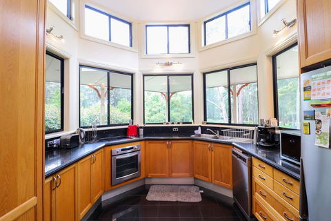 Lumeah House - Hervey Bay Accommodation 2