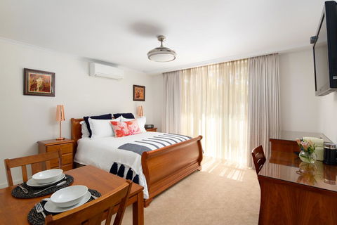 Luna Blu - Luxury B&B - Hervey Bay Accommodation 0