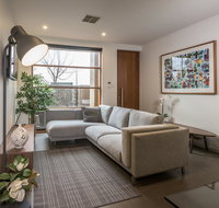 LUXE - Park views Wine Wifi Netflix Garage PETS ok - Hervey Bay Accommodation