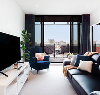 Luxe Apartment Five Minutes From Airport and City - Tourism Hervey Bay