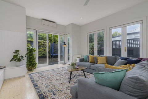 Luxe In Elwood - Tourism Hervey Bay 0