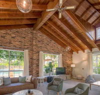 Luxurious Home on 5 Acres Close to CBD - Sleeps 18 - Hervey Bay Accommodation
