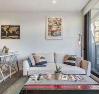 LUXURIOUS RIVERSIDE RESORT STYLE APARTMENTPOOLSPAGYMROOFTOP WITH CITY VIEWS - Hervey Bay Accommodation