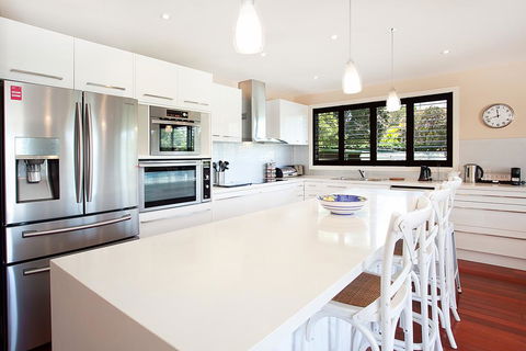 Luxury Family Entertainer Minutes From Manly Beach - Hervey Bay Accommodation 3