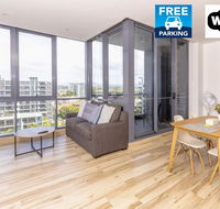 Luxury modern apartment in Southport with hotel facilities - Hervey Bay Accommodation