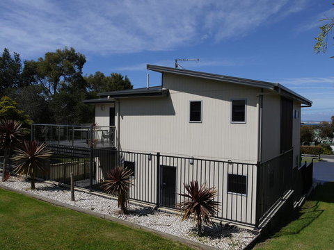 Luxury Near Old Pier Beach - Hervey Bay Accommodation 3