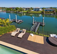 Luxury suite  private living room on waterfront in Hope Island - Hervey Bay Accommodation