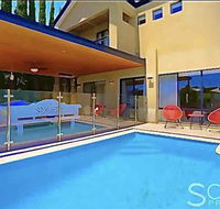 LUXURY VILLA W POOL  SPAS - Tourism Hervey Bay