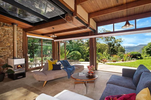 Lyra - Kangaroo Valley - Tourism Hervey Bay 3