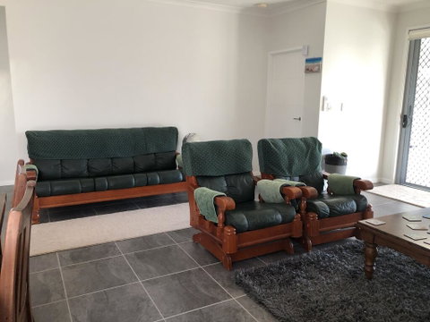 M & T's Waterfront Bed & Breakfast - Hervey Bay Accommodation 2