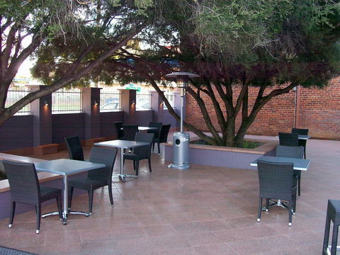 Mackellar Motel - Hervey Bay Accommodation 3